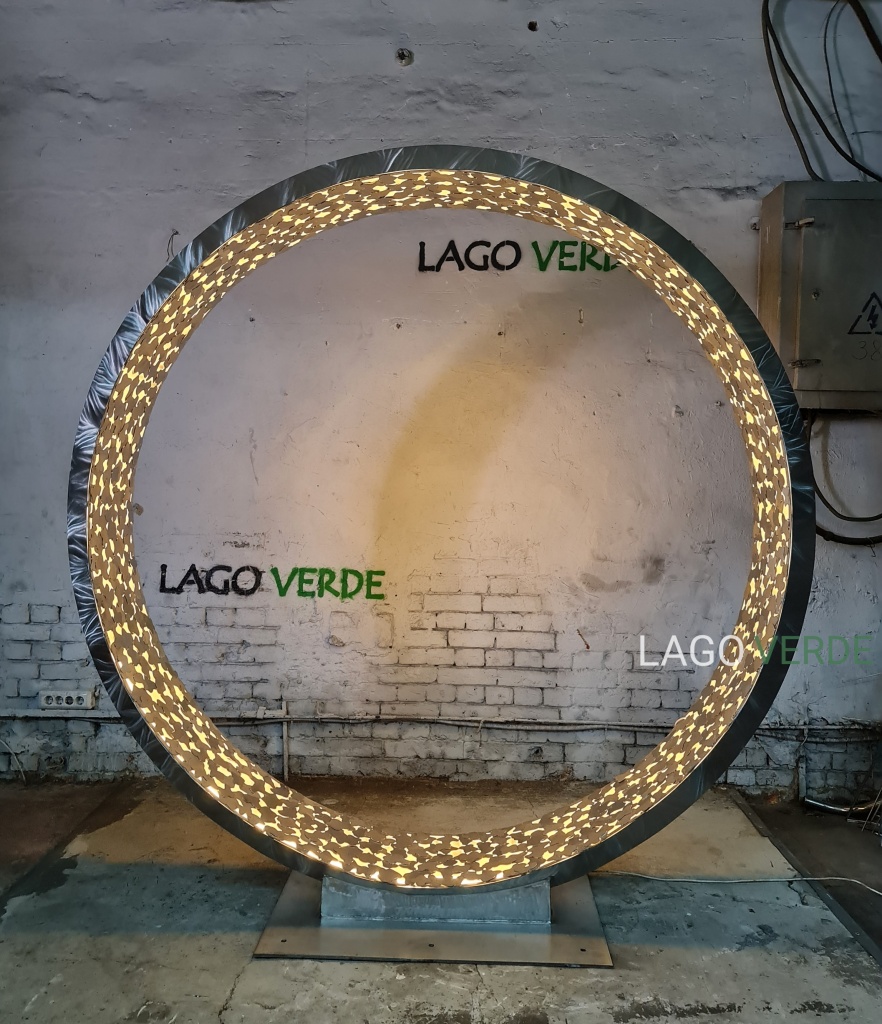 световой арт-объект из металла_производство Лаго Верде.jpg