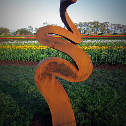 Парковая скульптура "Peace" 