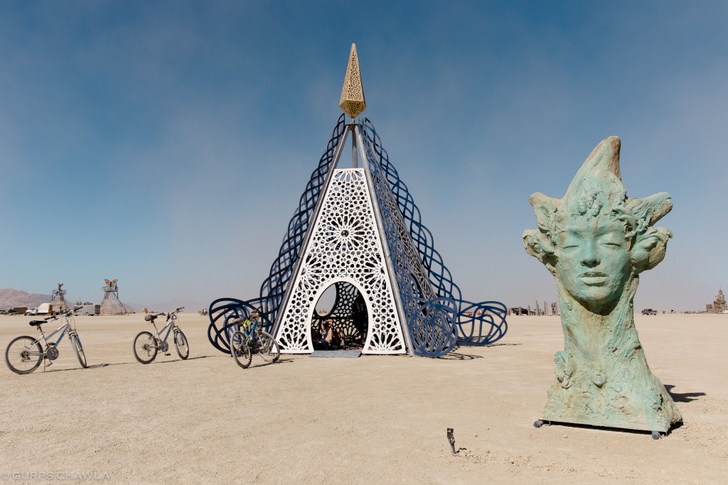 Burning Man 2019_световые арт-объекты на Бернинг Мэн.jpg
