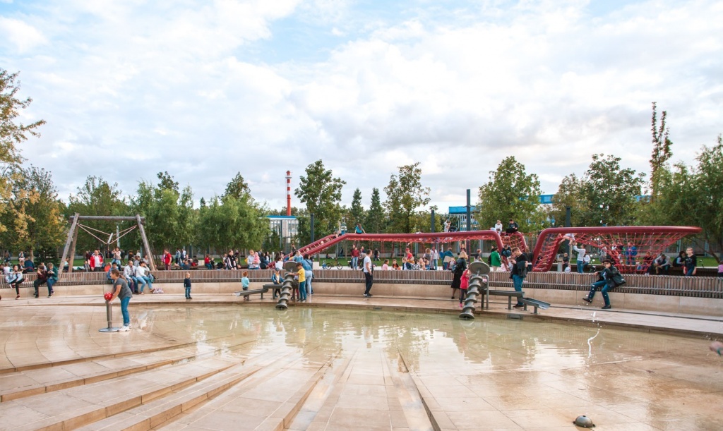 парк Галицкого_водная детская площадка.jpg