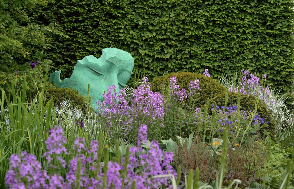 садовая скульптура в современной ландшафтном дизайне.jpg