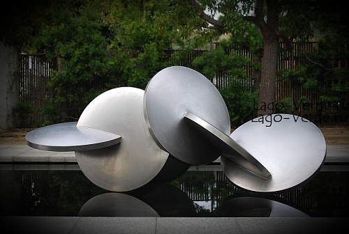 Парковая скульптура из стали "Chain" | изготовление скульптуры из металла | LAGO VERDE