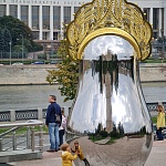 Арт-объект "Матрёшки": изготовление скульптур из полированной нержавеющей стали на заказ в Lago Verde, Москва. | фото 5
